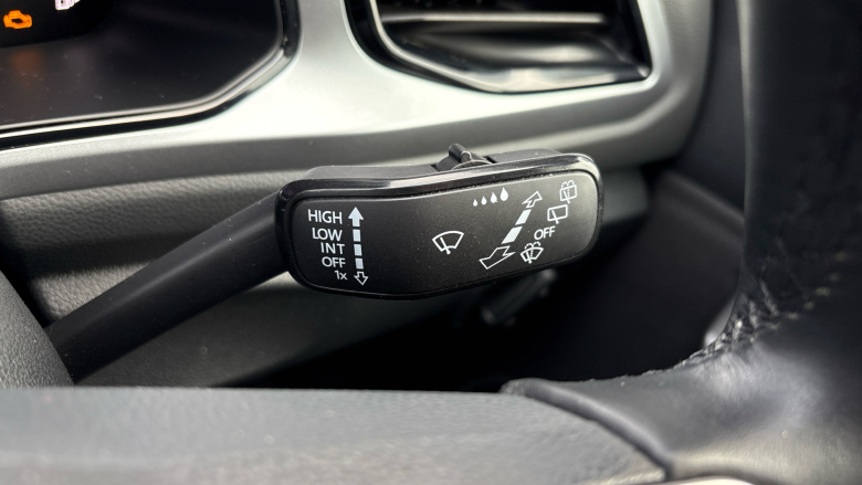 Volkswagen T-Roc 1.5 TSI Life 5dr Petrol Hatchback